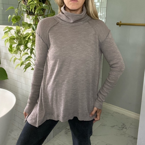 Free People - We The Free - Knit Turtleneck in Mauve - Picture 2 of 5